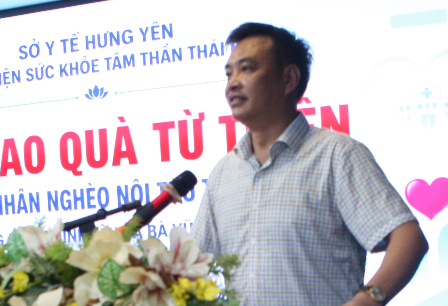 Ông Nguyễn Đình Thìn, Phó Giám đốc bệnh viện sức khỏe tâm thần Thái Bình phát biểu tại buổi lễ